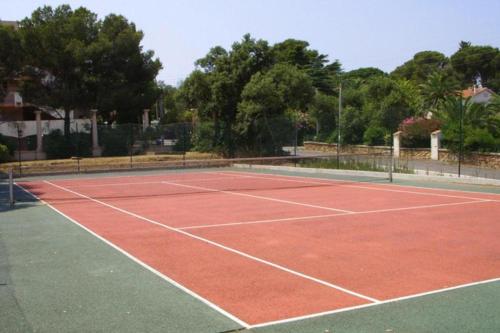 Studio Rez de jardin St Aygulf