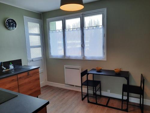 Photo de la galerie de l'établissement Chambre 3 dans colocation 75m2, à Troyes