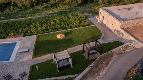 Apartments and Winery Djukovicの敷地内または近くにあるプール