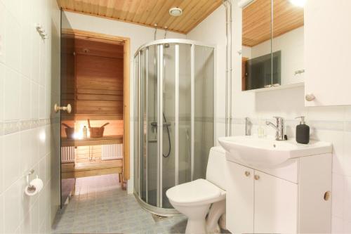 Koupelna v ubytování Pramea Apartments Satamantupa