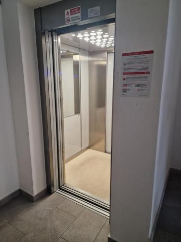 Φωτογραφία από το άλμπουμ του VARESE PRIME - Stylish and large Apartment, Air Conditioning, 2 Baths, 2 Covered Parking, City Centre στο Βαρέζε