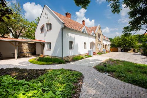 Budova, v ktorej sa apartmán nachádza