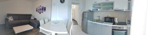 Gallery image of Apartments Poseidon in Sreser
