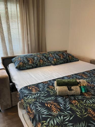 Omis apartment with balcony - near beach and town center