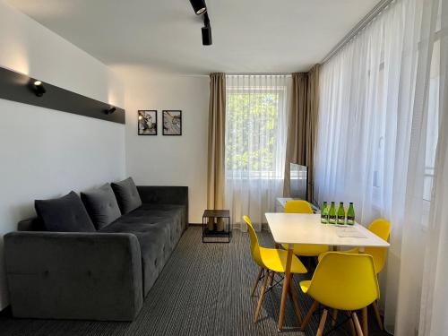 Posezení v ubytování Apartament Premium 214 Planeta Mielno - balkon, klimatyzacja, 100 m od plaży