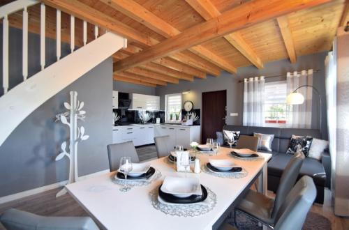 Domki LA VITA Rusinowo z Jacuzzi i Sauną PROMOCJA