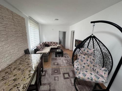 Ένα ή περισσότερα κρεβάτια σε δωμάτιο στο Apartman za odmor Jovanović