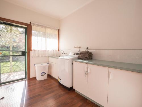 Gambar di galeri bagi Hillview & Stringybark, Halls on Falls Homestead di Strath Creek