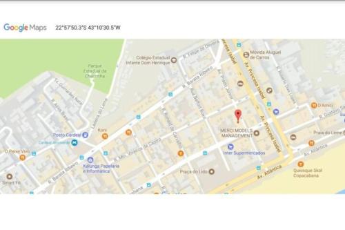 una captura de pantalla de una página de Google Maps en Copacabana Praia Rio, en Río de Janeiro