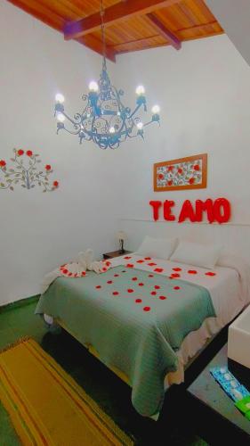 Katil atau katil-katil dalam bilik di Pousada Villa de charme hospedagem com hidromassagem e lareira