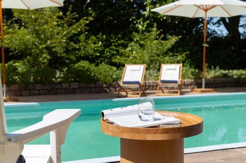 Bazén v ubytování Stylish villa 12p with private pool in the Veluwe nebo v jeho okolí
