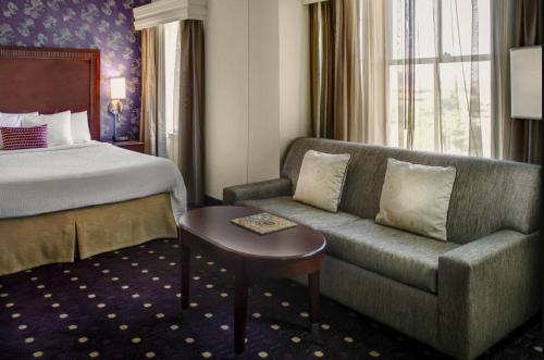 Imagen de la galería de Courtyard Kansas City Country Club Plaza, en Kansas City