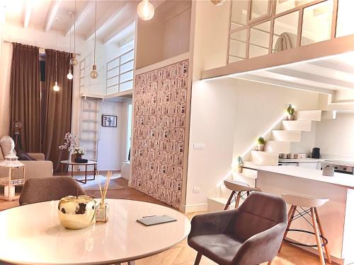 Afbeelding uit fotogalerij van Loft prestigioso nel centro di Sanremo in Sanremo