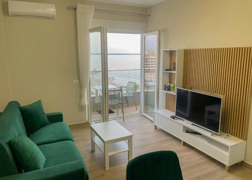 Μια τηλεόραση ή/και κέντρο ψυχαγωγίας στο Sea La Vie