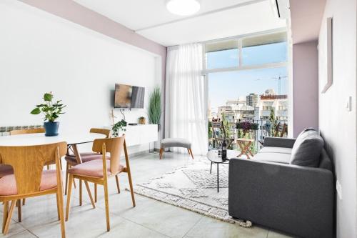 Modern Bright, Near Mahane Yehuda Market!!!מחיר כולל יציאה מוצ