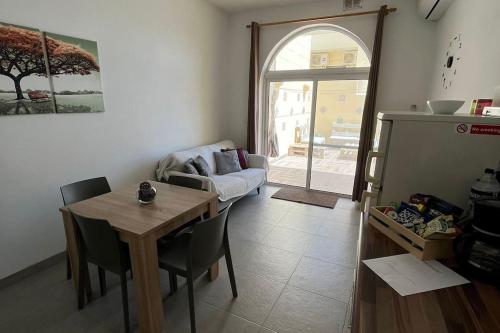 Kuchyň nebo kuchyňský kout v ubytování Serenity Sea-view Maisonette