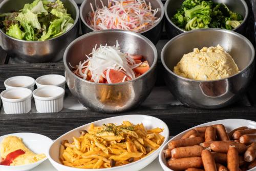 Makanan di atau berdekatan hotel