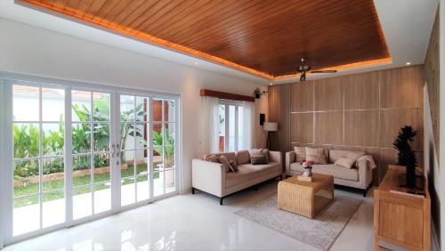 Χώρος καθιστικού στο Villa Namo 3BR Umalas