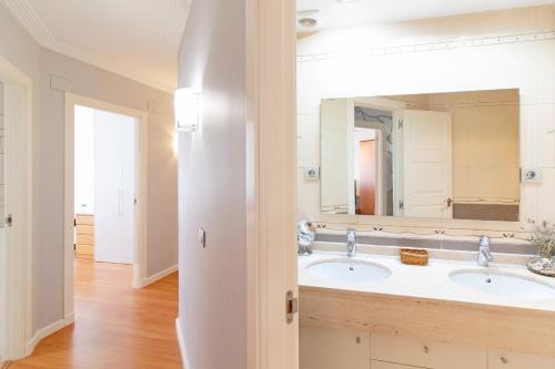 Bilik mandi di Global Properties, Apartamento centrico de 4 dormitorios