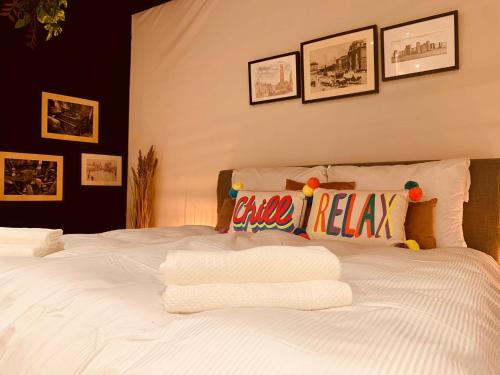 Una cama o camas en una habitación de Alte Scheune, Parken-WLAN-Küche-Bad-Tierlieb