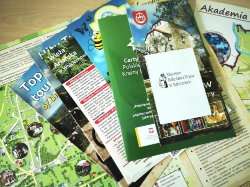 Sijil, anugerah, tanda atau dokumen lain yang dipamerkan di Apartament Nałęczowski Zakątek