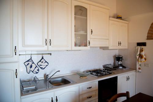 Cucina o angolo cottura di Poggio Valeria, relax in Toscana