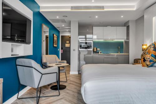 Köök või kööginurk majutusasutuses Roomzzz Edinburgh