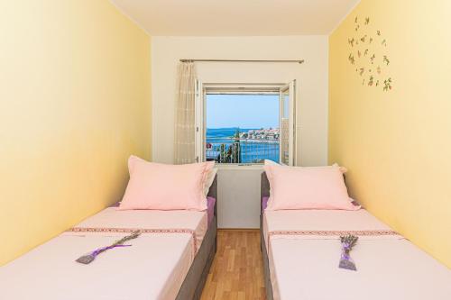 Apartments Villa Nea Leona