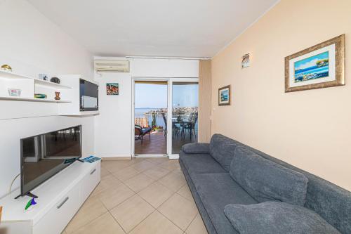 Apartments Villa Nea Leona