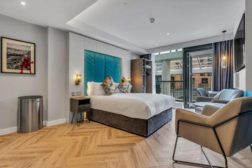 Voodi või voodid majutusasutuse Roomzzz Edinburgh toas