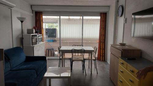 Η κουζίνα ή μικρή κουζίνα στο YUCCA