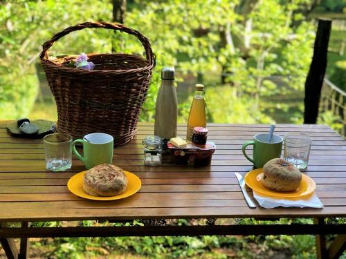 Φαγητό σε αυτό το κάμπινγκ ή κάπου εκεί κοντά