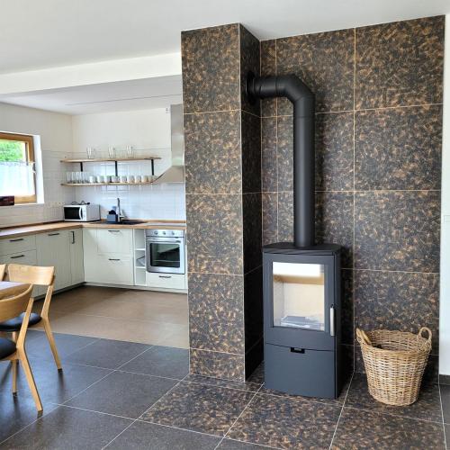 Una cocina o zona de cocina en Apartmány U stezek