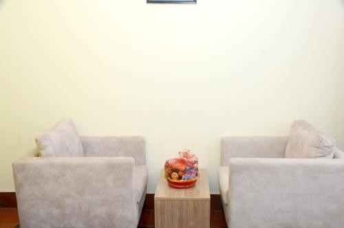 Χώρος καθιστικού στο Hotel SKS Grand Palace-Vrindāvan