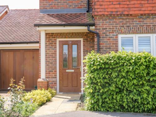 Gallery image of Baldwin Close in Hook