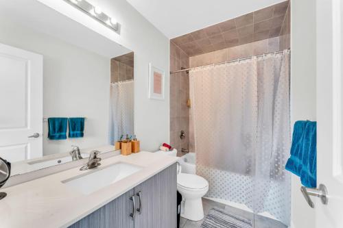 Gallery image of Home away from Home - Remote Office - Vacation Stay in Vaughan