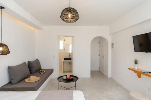 Celestial Seaview Apartments-Portara