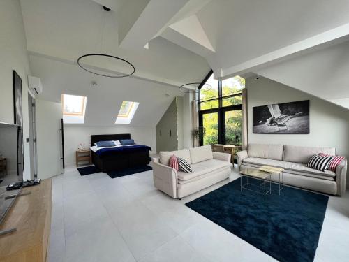 Pokoje żeglarskie z widokiem na jezioro