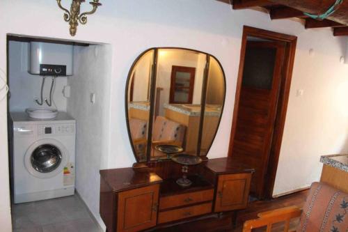 Cunda adasında rum evi