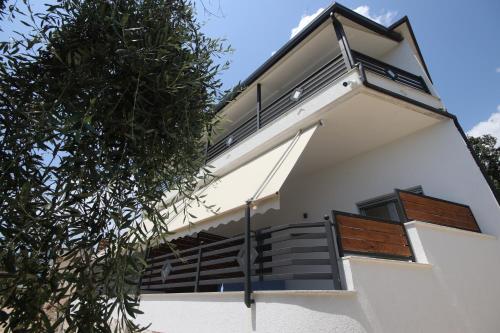Gallery image of Alyvia Rooms in Himare