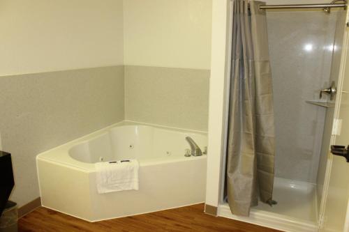 Ванна кімната в Motel 6-Rosenberg, TX