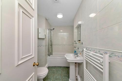 Ένα μπάνιο στο Finest Retreats - Mowbray Hall Apt