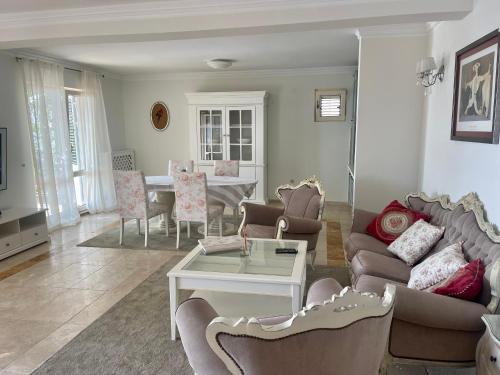Gallery image of Apartments St Stefan in Sveti Stefan