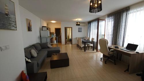 O zonă de relaxare la Complex Top Apartment