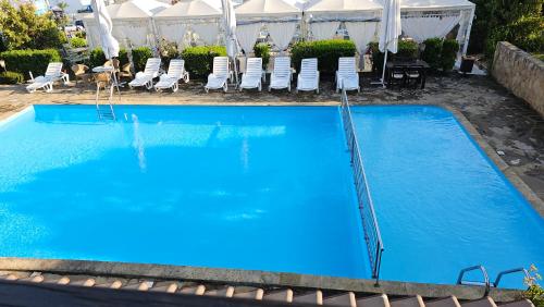 Baseinas apgyvendinimo įstaigoje Complex Top Apartment arba netoliese