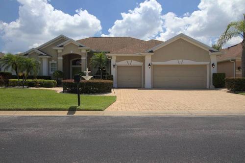 Entire home with pool and lake view and Golf course by Disney photo 46