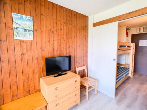 Studio lumineux proche pistes et commerces, balcon, animaux acceptés