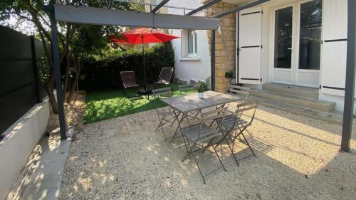 La perle de provence, appartement neuf en rez de Jardin clos, au calme, clim, salle d'eau dans chaque chambre, à 900m du centre de Nyons