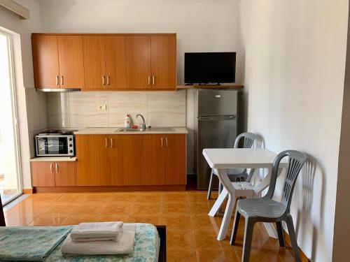Kuhinja ili čajna kuhinja u objektu Vaso Apts