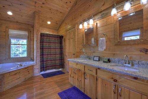 Koupelna v ubytování Appalachian View